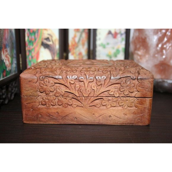 Triquetra Carved Wood Box 4x6" - Picture 2 of 7